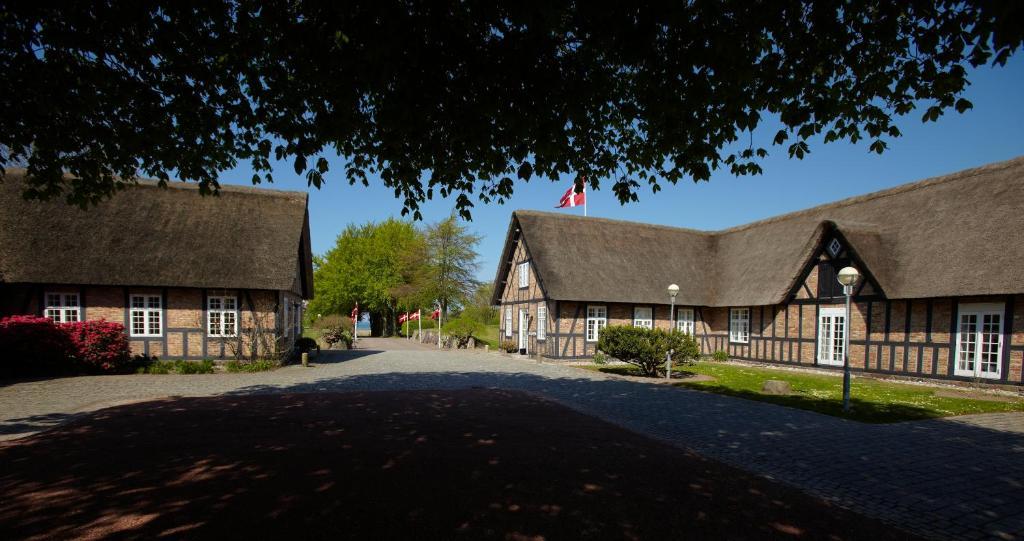 Gl. Avernaes Sinatur Hotel & Konference Ebberup Bagian luar foto