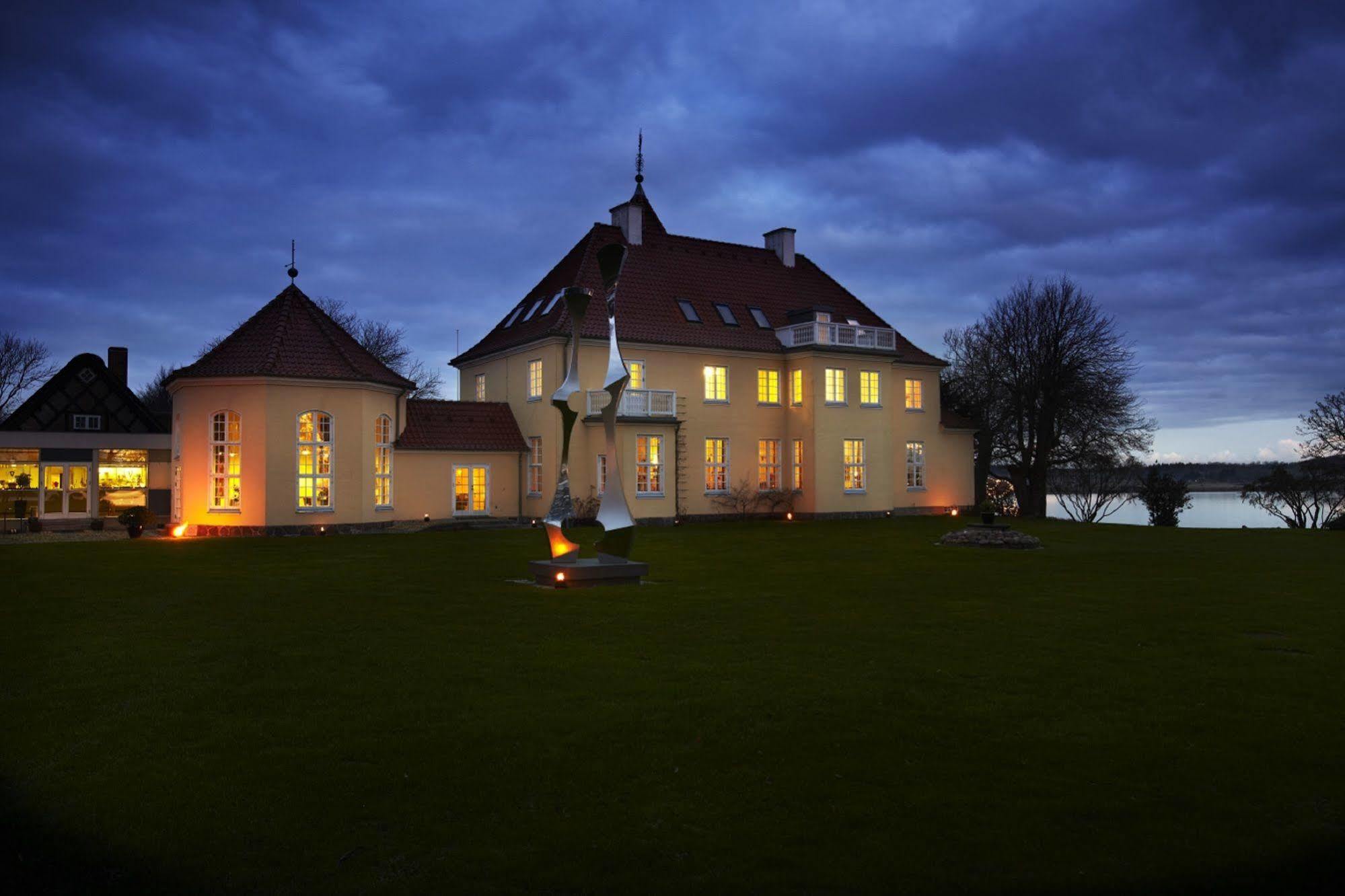 Gl. Avernaes Sinatur Hotel & Konference Ebberup Bagian luar foto